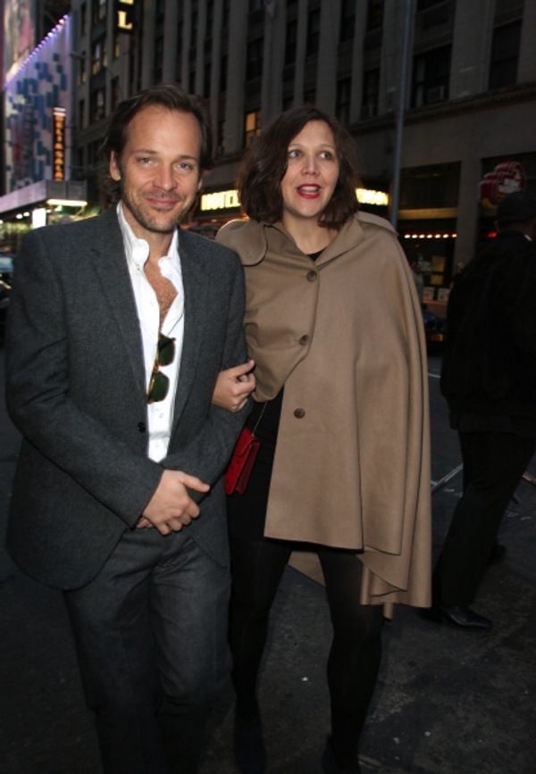 Peter Sarsgaard and a pregnant Maggie Gyllenhaal Photo