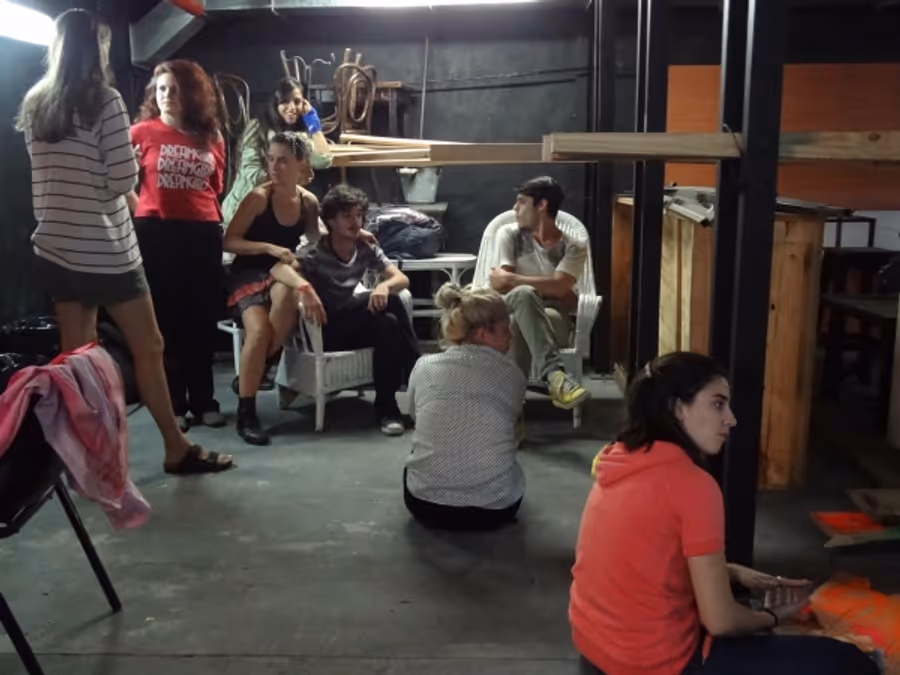 Photo Coverage: 'La Parka' se prepara para salir a escena Image