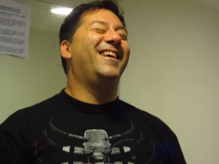 Photo Coverage: 'La Parka' se prepara para salir a escena Image