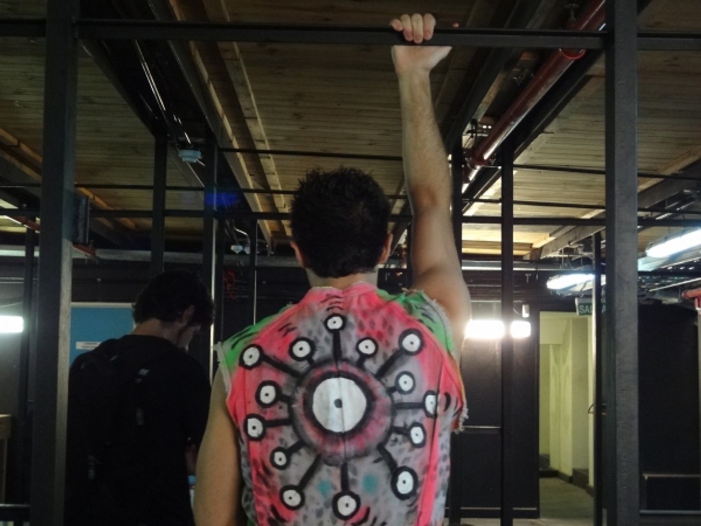 Photo Coverage: 'La Parka' se prepara para salir a escena  Image