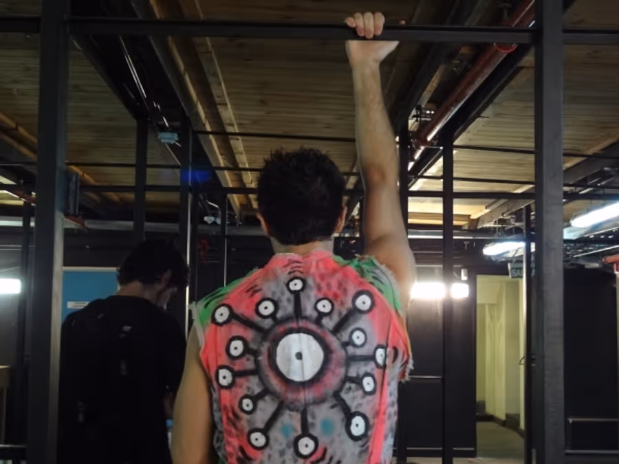 Photo Coverage: 'La Parka' se prepara para salir a escena Image