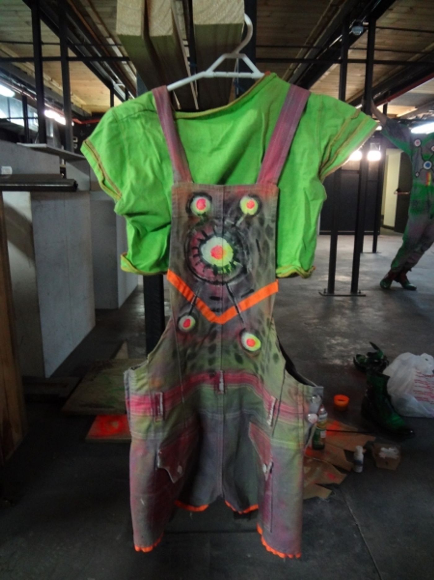 Photo Coverage: 'La Parka' se prepara para salir a escena  Image