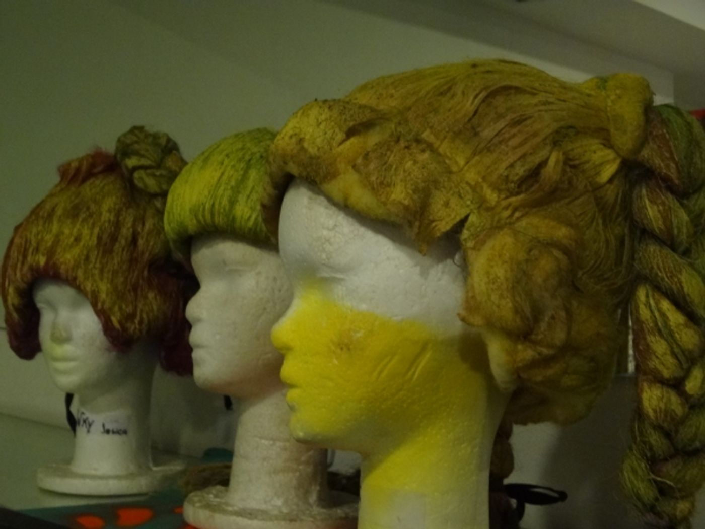 Photo Coverage: 'La Parka' se prepara para salir a escena  Image