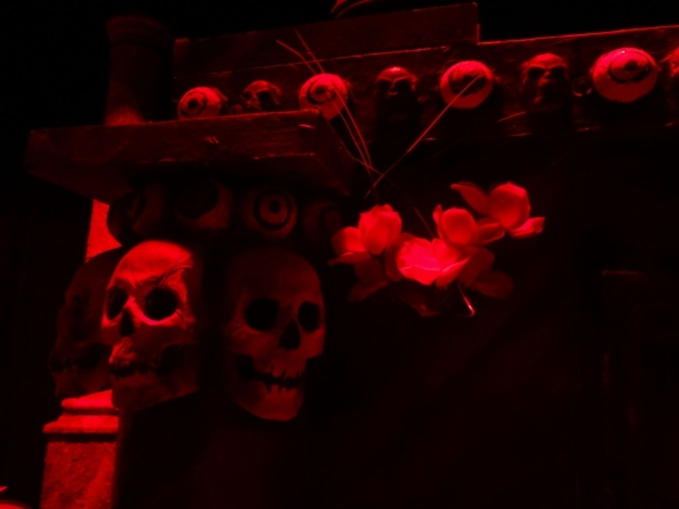 Photo Coverage: 'La Parka' se prepara para salir a escena  Image