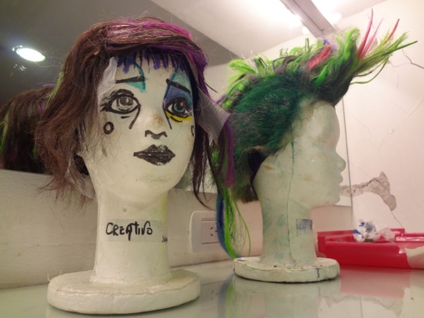 Photo Coverage: 'La Parka' se prepara para salir a escena  Image