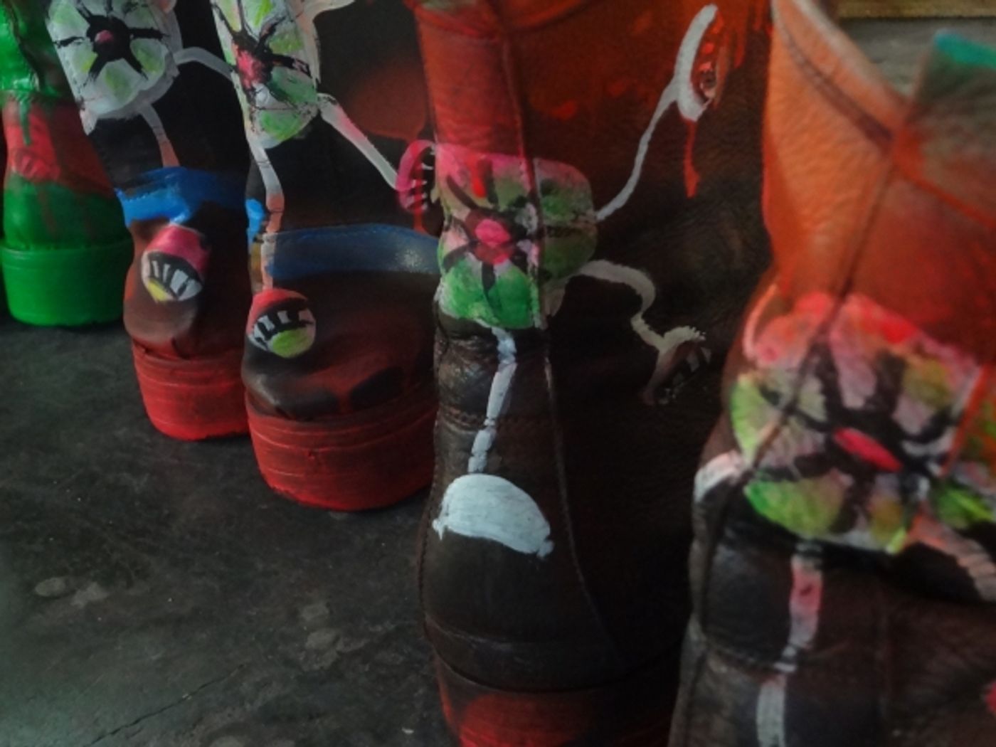 Photo Coverage: 'La Parka' se prepara para salir a escena  Image