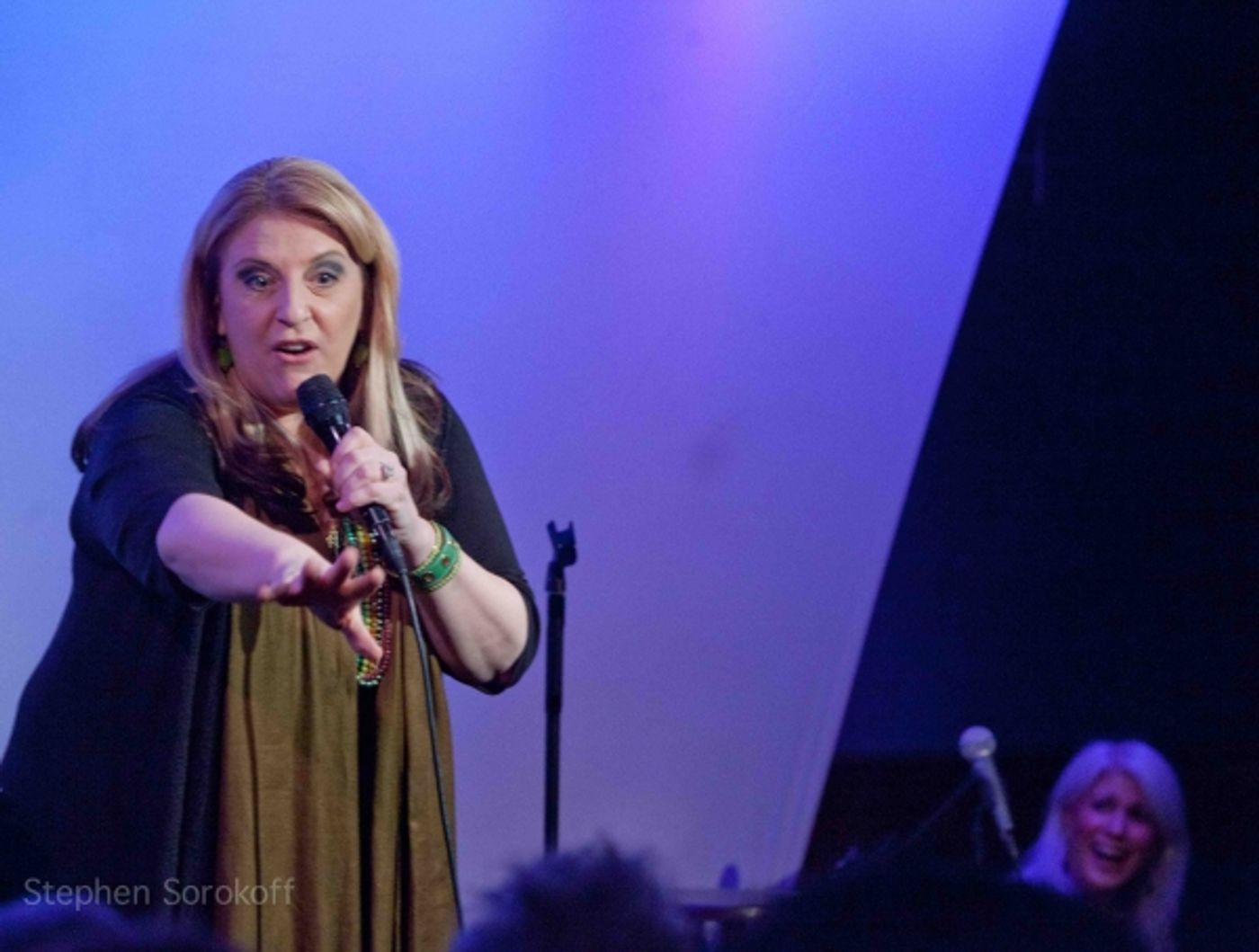 Photo Coverage: Mo Rocca, Karen Mason, Lisa Lampanelli et al. Join Jamie deRoy & Friends at the Metropolitan Room  Image