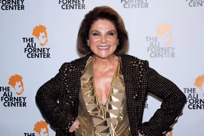 Tovah Feldshuh Photo