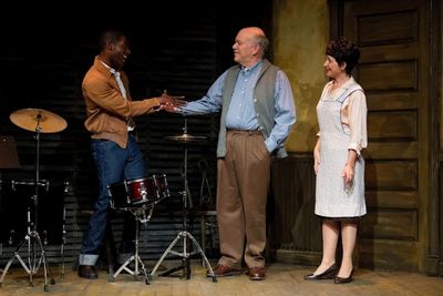 Royce Johnson as Luigi Wells, Janice Hall as Helen Hollewinski and Scott Robertson as Photo