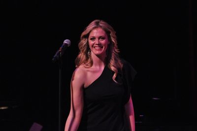 Elizabeth Stanley Photo