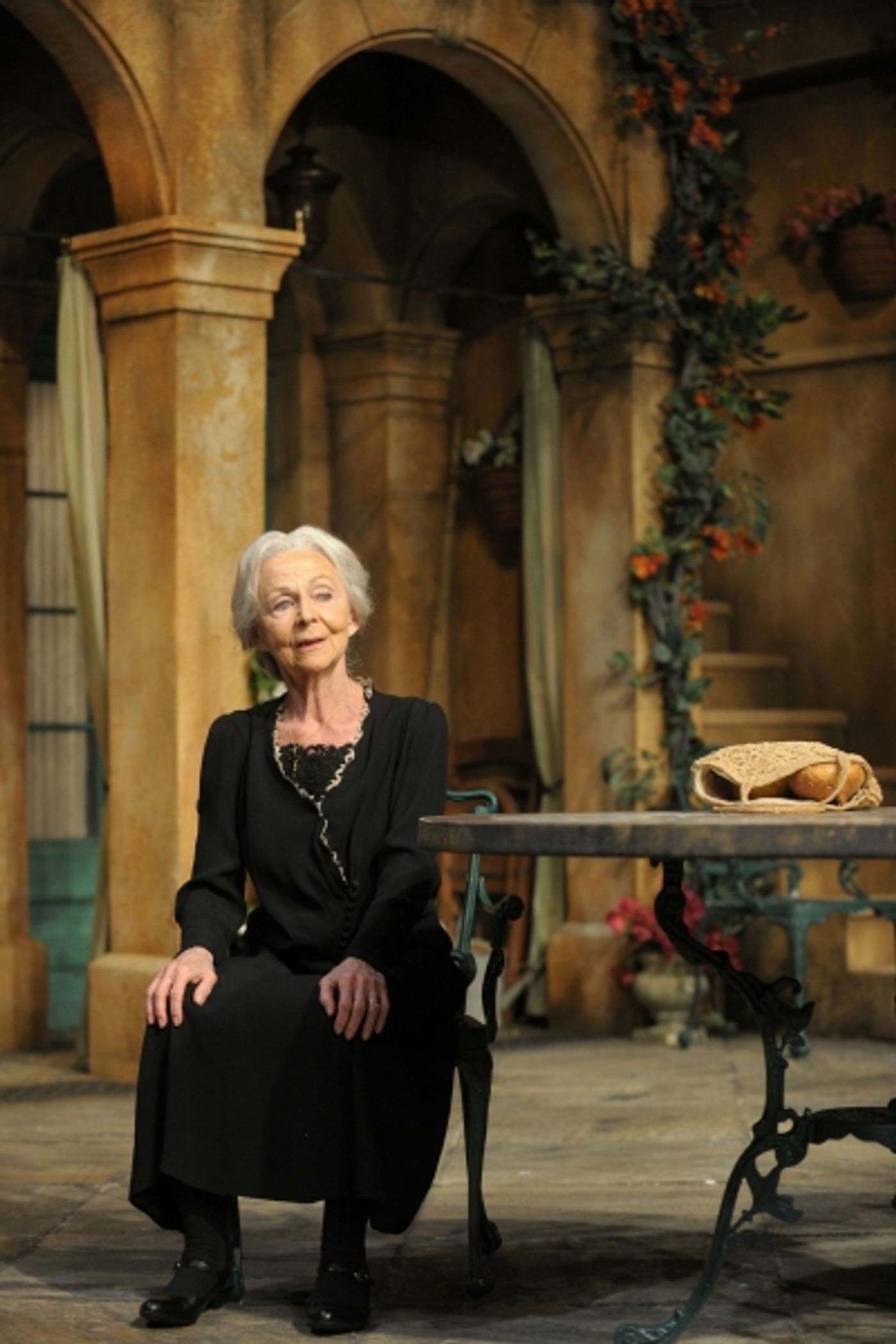 Photo Flash: Production Photos of Eduardo de Filippo's FILUMENA, Opens March 15  Image