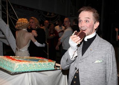Joel Grey Photo