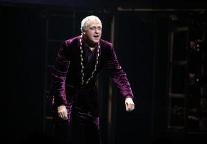 Tom Hewitt @ BroadwayWorld Tom Hewitt Photo