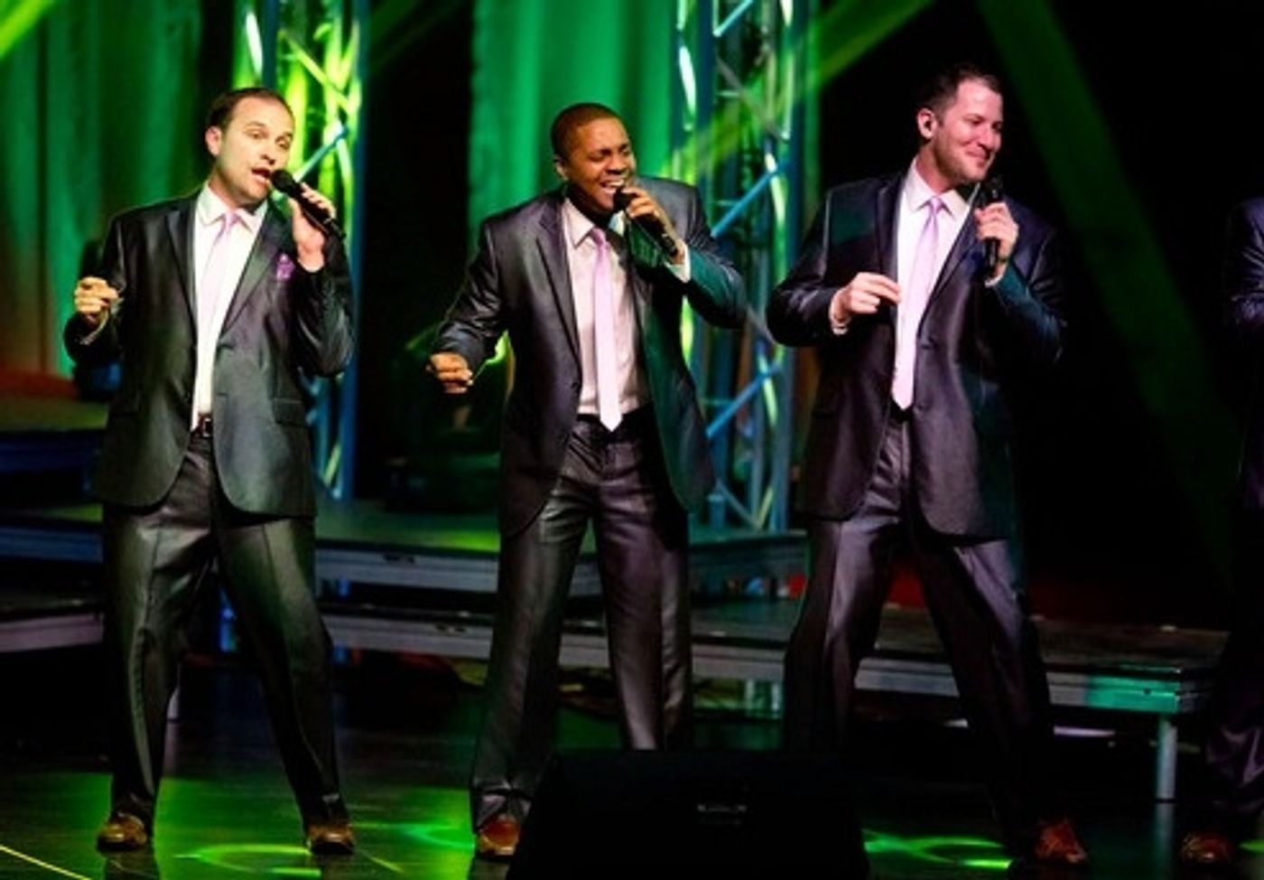 Photo Flash: Straight No Chaser Performs at the Smith Center  Image