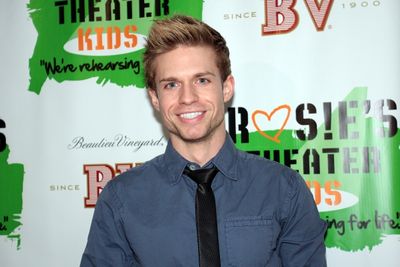 Hunter Ryan Herdlicka Photo