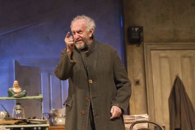 Jonathan Pryce Photo