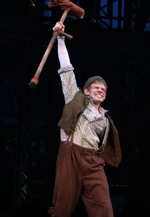 Andrew Keenan-Bolger Photo