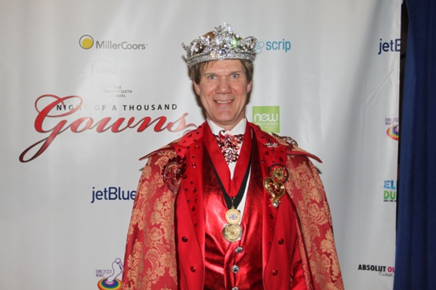 Photo Flash: Night of 1000 Gowns Red Carpet!  Image