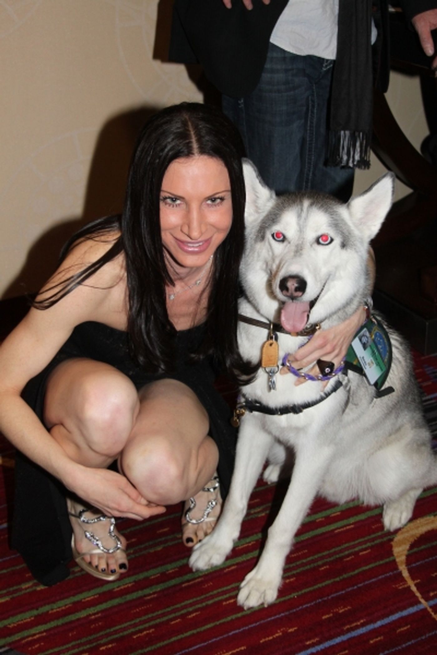 Photo Flash: Night of 1000 Gowns Red Carpet!  Image