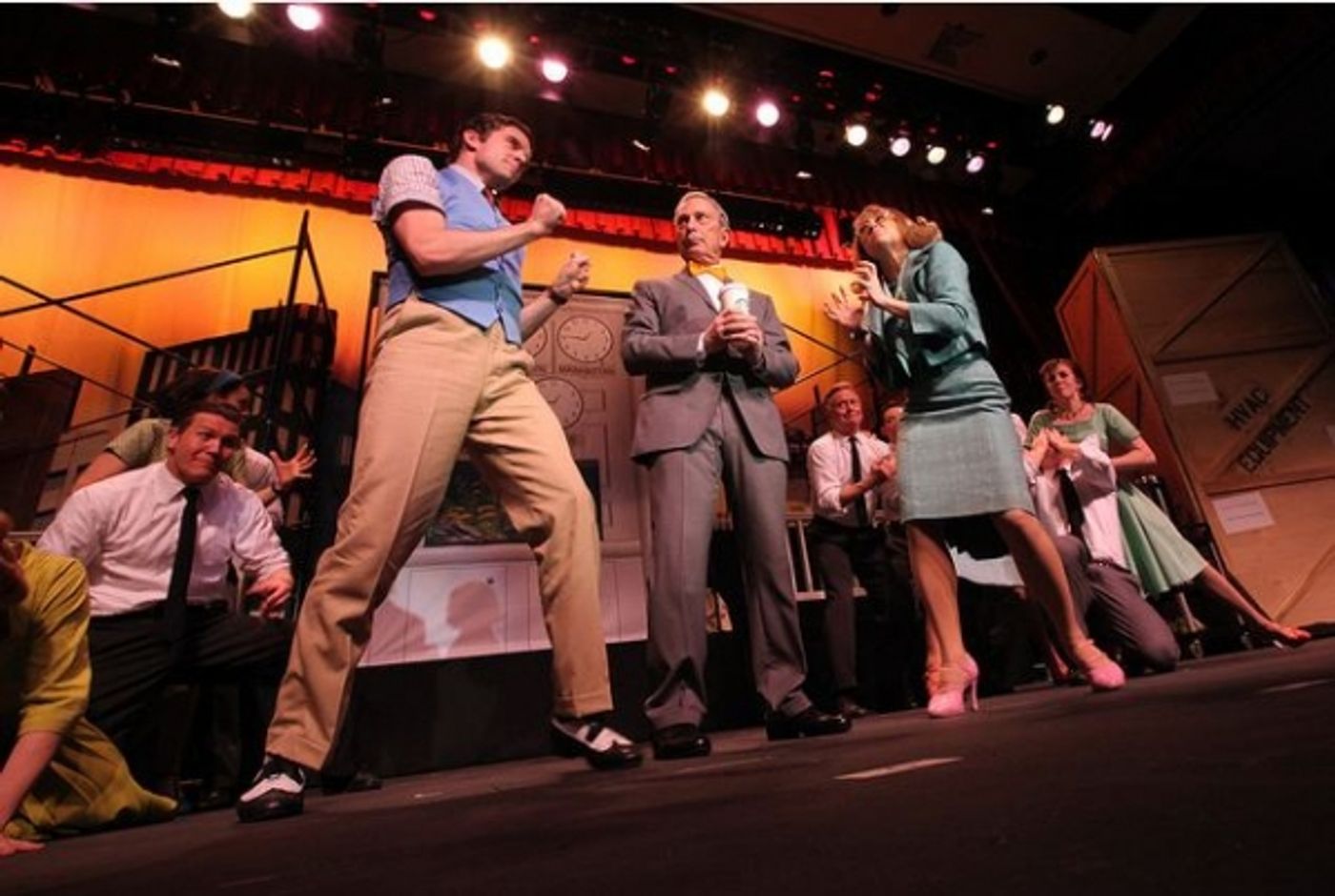 Photo Flash: HOW TO SUCCEED Cast Performs with Mayor Bloomberg at Inner Circle!  Image