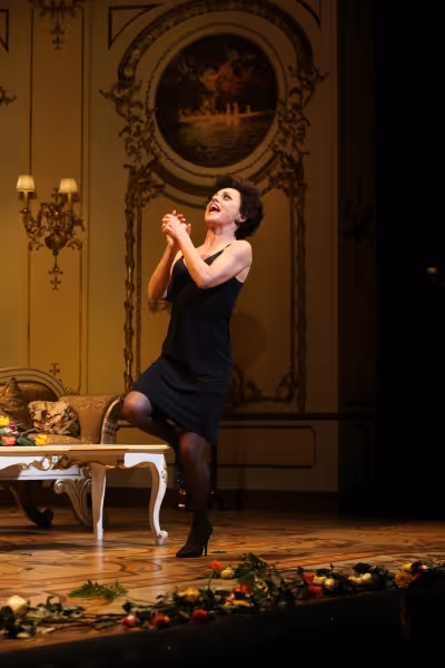Tracie Bennett  Photo