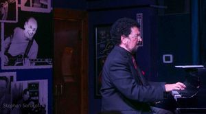 Mike Renzi Music Director/Arranger/Pianist Photo