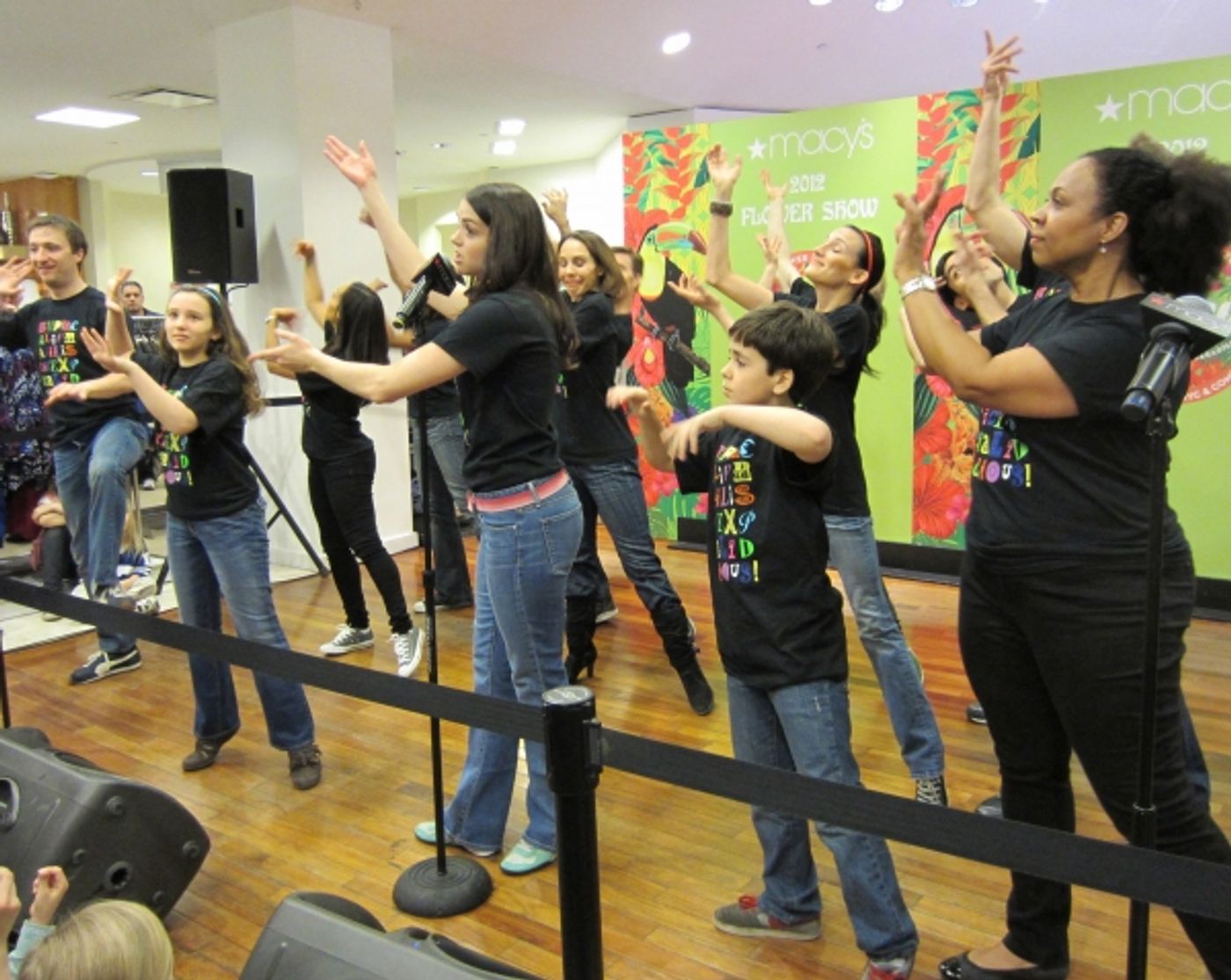 Photo Coverage: MARY POPPINS Visits the Macy's Flower Show!  Image