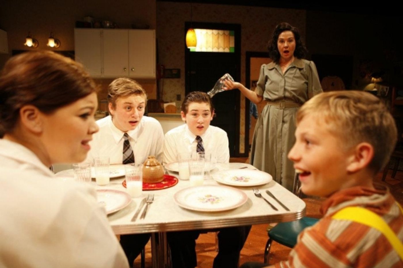 Photo Flash: Thomas Mothershed & Co. in OVER THE TAVERN at The Herb Strauss Theatre, Sanibel Photo Flash: Thomas Mothershed & Co. in OVER THE TAVERN at The Herb Strauss Theatre, Sanibel Image