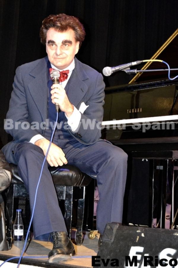 Toni Comas caracterizado como Amadeu Vives Photo