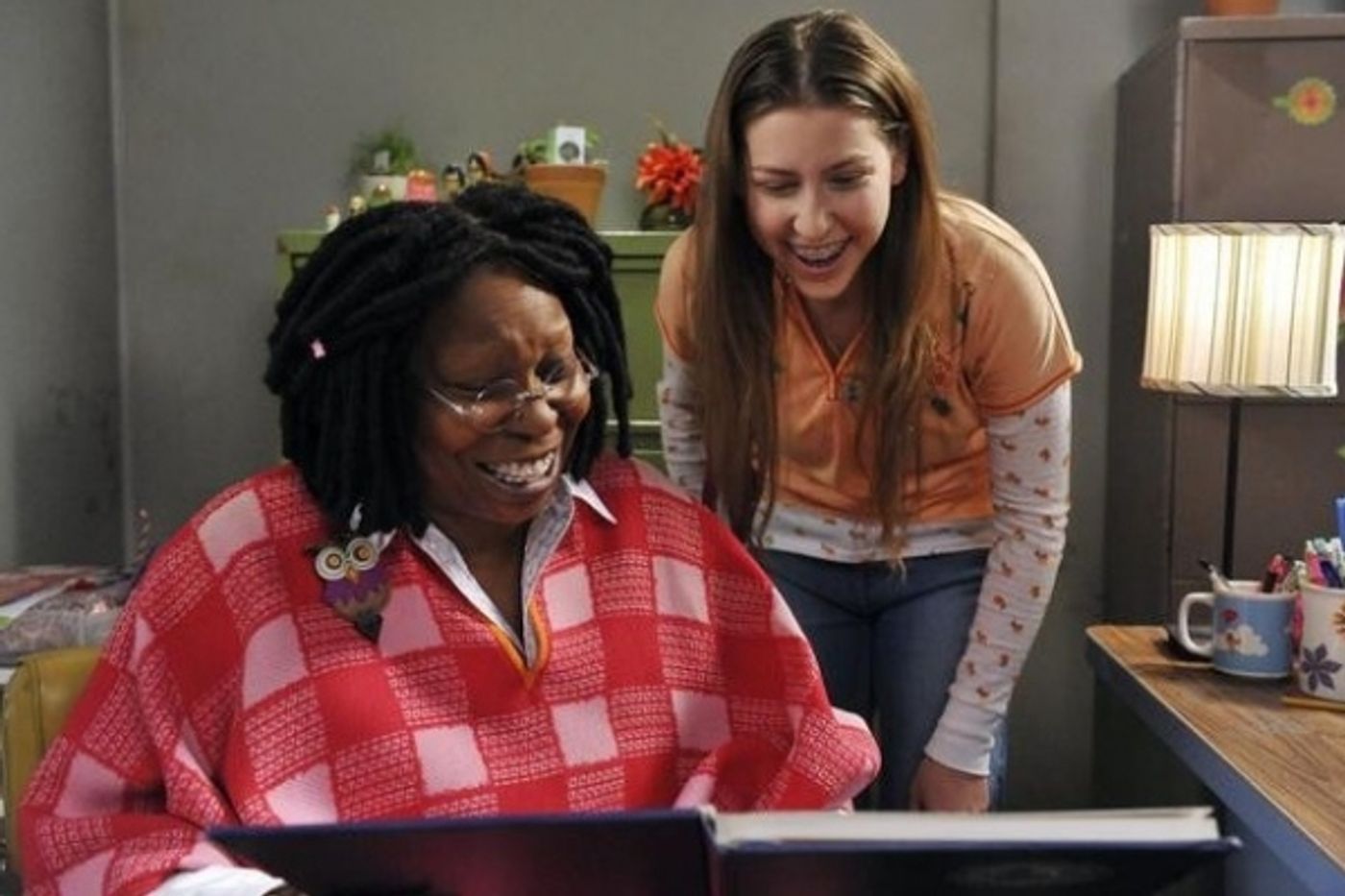 Photo Flash: First Look - Whoopi Goldberg Guest-Stars on THE MIDDLE Tonight, 5/2  Image
