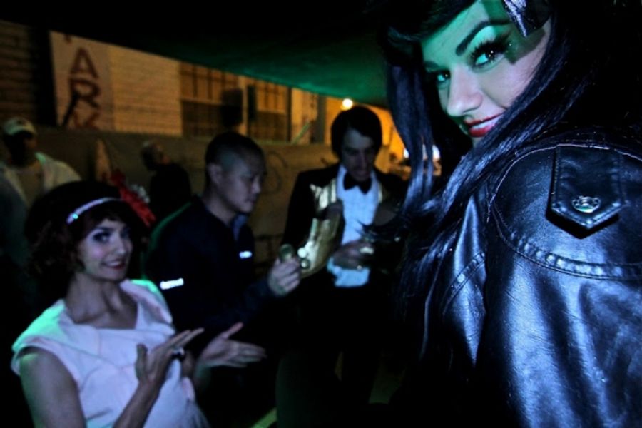 Photo Flash: ABSINTHE's Gazillionaire Welcomes Tony Hsieh to the Gold Shoe Club Image