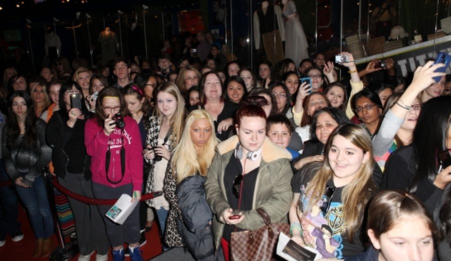 Photo Coverage: HOW TO SUCCEED's Nick Jonas, Michael Urie & Stephanie Rothenberg Visit Planet Hollywood Image