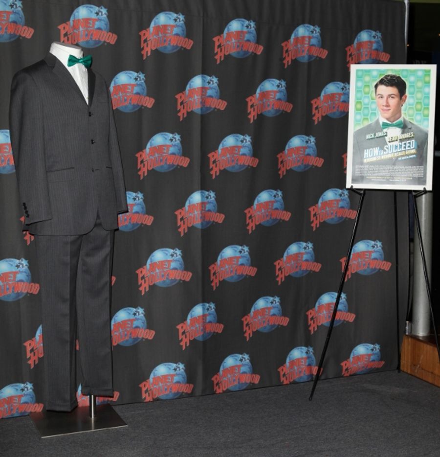 Photo Coverage: HOW TO SUCCEED's Nick Jonas, Michael Urie & Stephanie Rothenberg Visit Planet Hollywood Image