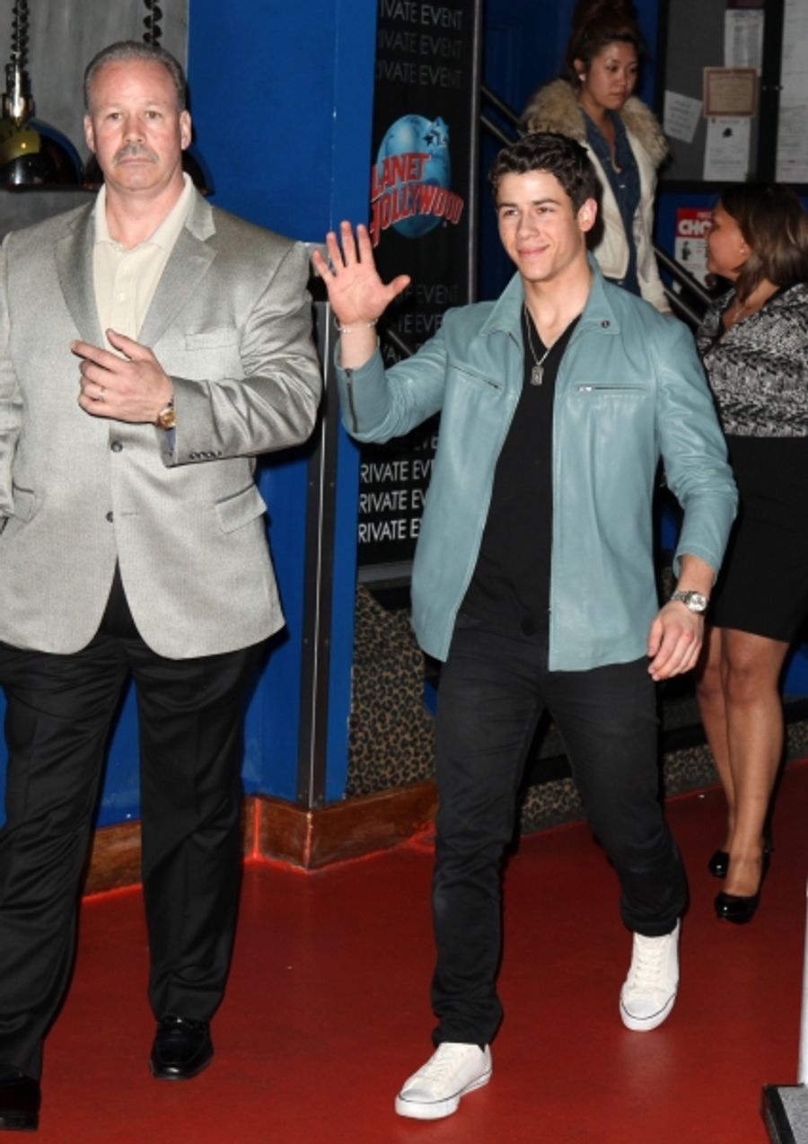 Photo Coverage: HOW TO SUCCEED's Nick Jonas, Michael Urie & Stephanie Rothenberg Visit Planet Hollywood Image