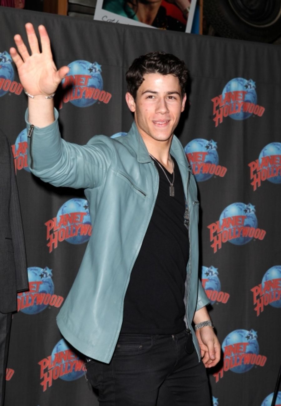 Photo Coverage: HOW TO SUCCEED's Nick Jonas, Michael Urie & Stephanie Rothenberg Visit Planet Hollywood Image