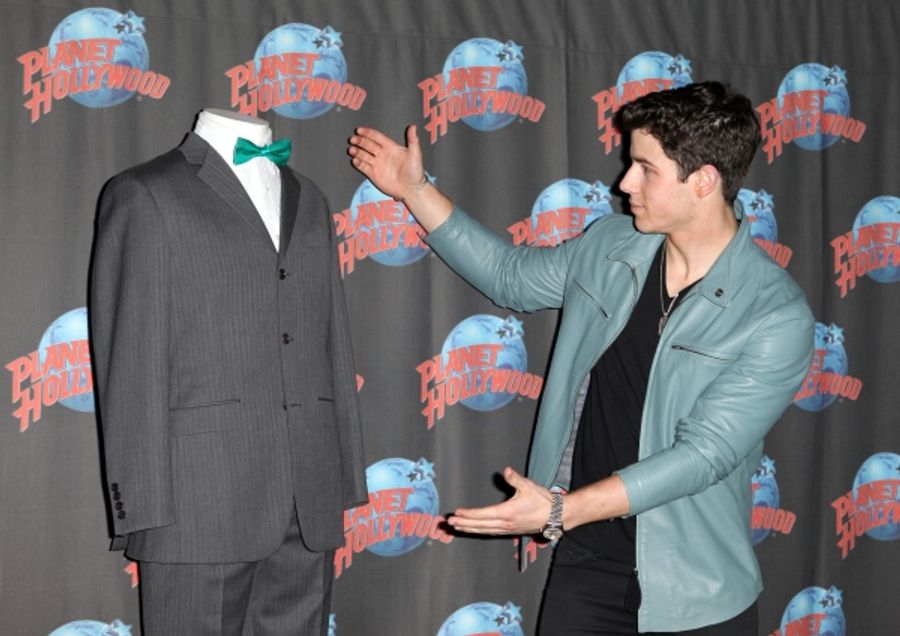 Photo Coverage: HOW TO SUCCEED's Nick Jonas, Michael Urie & Stephanie Rothenberg Visit Planet Hollywood Image