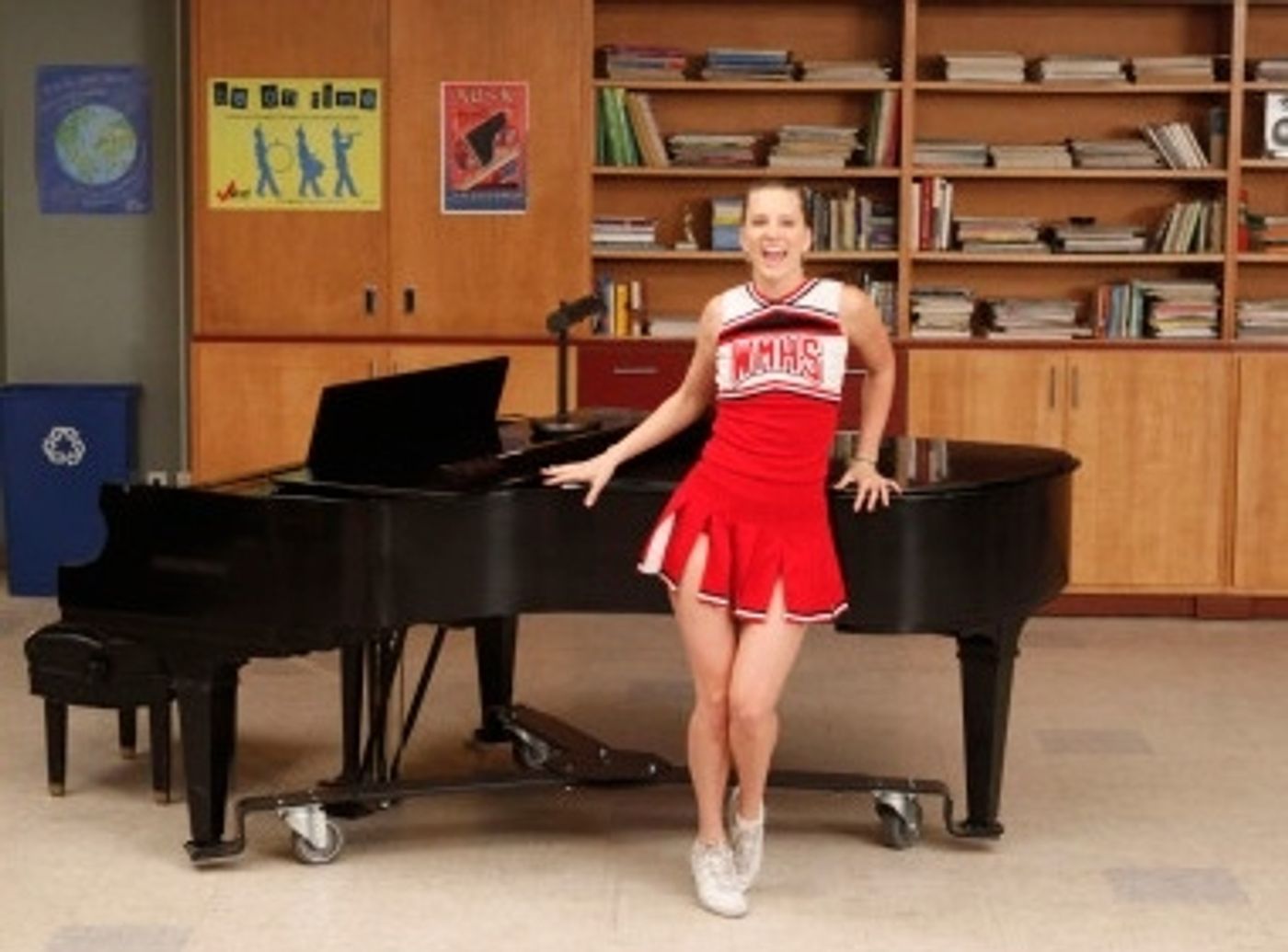 Photos and Audio: Tonight on GLEE- Whitney Houston Tribute!  Image