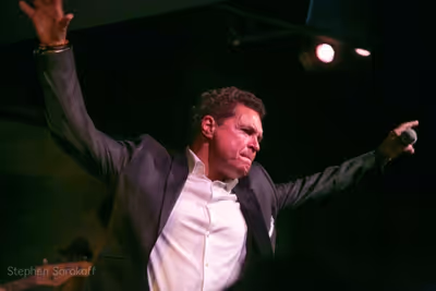 Clint Holmes Photo
