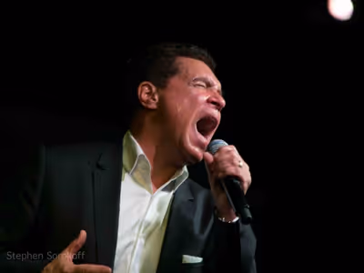 Clint Holmes Photo