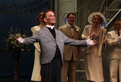 Joel Grey Photo