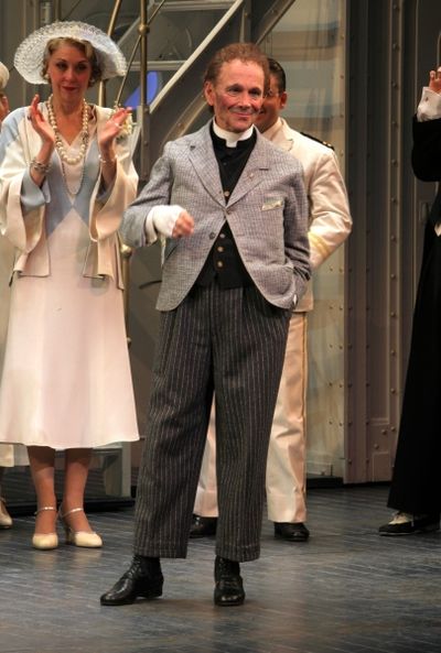 Joel Grey Photo