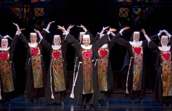 Photos: First Look at Raven-Symone in SISTER ACT! — photo 8 of 10
