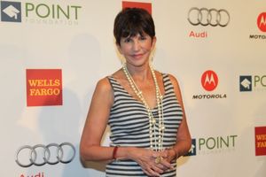 Mercedes Ruehl Photo