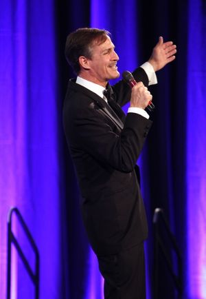 Howard McGillin  Photo