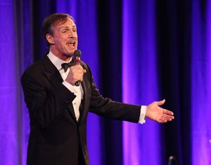 Howard McGillin  Photo