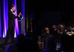 Howard McGillin  Photo