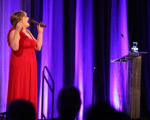 Tracy Lynn Olivera  Photo