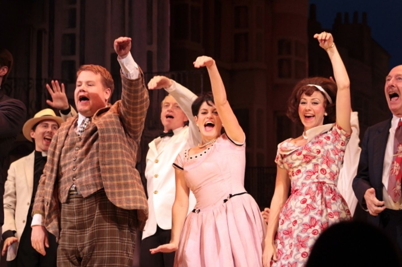 Photo Coverage: ONE MAN, TWO GUVNORS Opens on Broadway - Curtain Call and After Party!  Image
