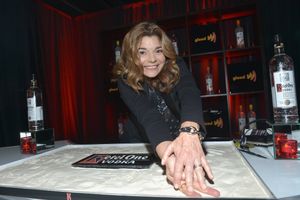 Laura San Giacomo Photo