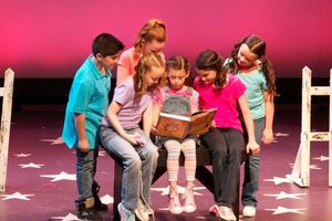 Zachary Brod, Molly Oates, Dana Konner, Madisyn Shipman, Morgan Dalhausser, Joy Kate  Photo